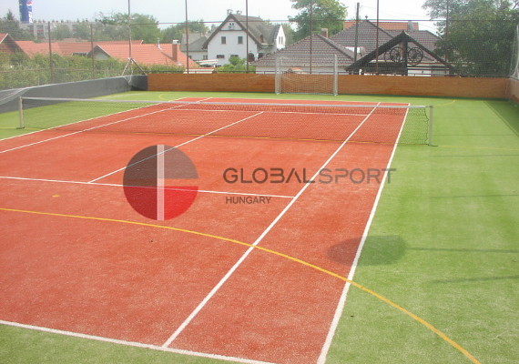 Tennis courts and padel pitches